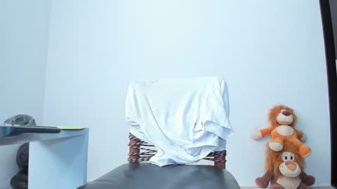 Snapshot of ladenandjuan chatting on 02/09/25, 05:22 Laden And Juan online show from 02/09/25, 05:22