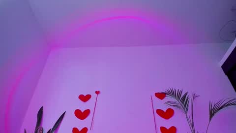 Snapshot of ladenandjuan chatting on 02/18/25, 10:36 Laden And Juan online show from 02/18/25, 10:36