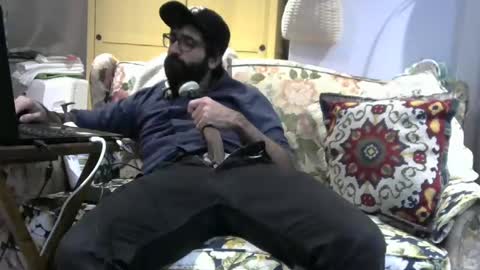 Snapshot of ladex96 chatting on 12/31/24, 02:19 Ali online show from 12/31/24, 02:19