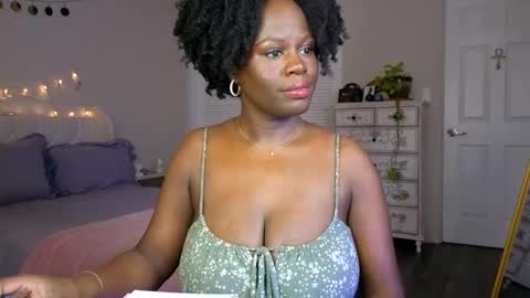 Snapshot of ladiosa_selene chatting on 05/22/26, 01:35 La Diosa Selene online show from 05/22/26, 01:35