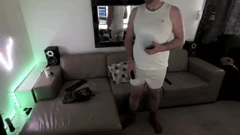 Snapshot of ladshed chatting on 02/14/25, 12:41 Hectic online show from 02/14/25, 12:41