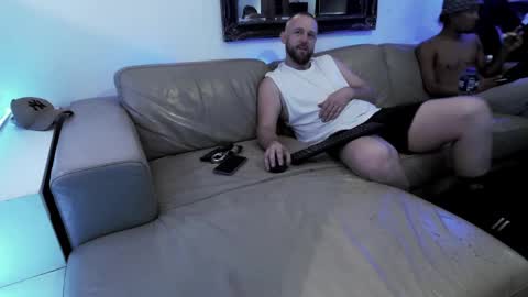 Snapshot of ladshed chatting on 02/28/25, 03:48 Hectic online show from 02/28/25, 03:48