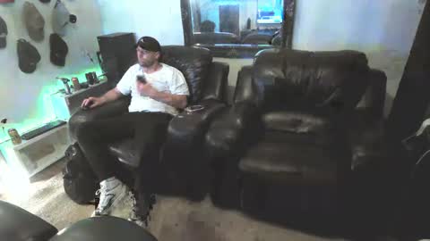 Snapshot of ladshed chatting on 10/13/25, 05:02 Hectic online show from 10/13/25, 05:02