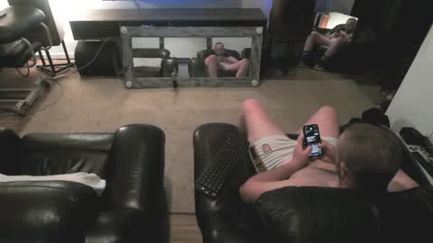 Snapshot of ladshed chatting on 10/18/25, 01:23 Hectic online show from 10/18/25, 01:23