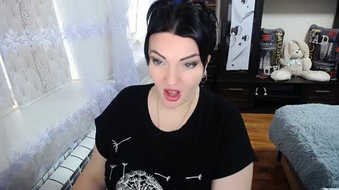 lady_boom_ online show from 01/28/25, 10:34