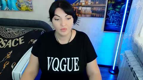 lady_boom_ online show from 09/23/25, 09:56