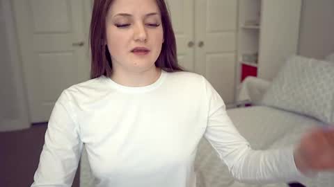 Anna online show from 02/08/25, 02:58