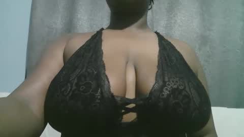 lady_dearra online show from 10/31/25, 05:36