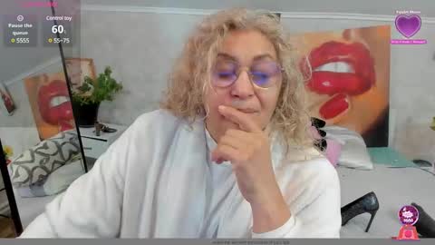 Snapshot of lady_dy4u chatting on 02/19/25, 09:17 diana online show from 02/19/25, 09:17