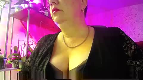 Lady Gloria online show from 01/04/25, 01:21