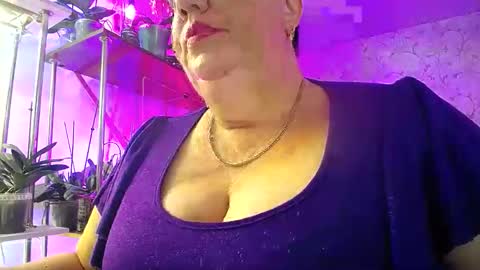 Lady Gloria online show from 10/24/25, 01:07