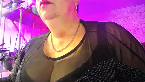 Lady Gloria online show from 10/26/25, 05:35