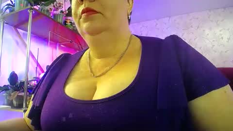 Snapshot of lady_gloria chatting on 05/16/26, 06:32 Lady Gloria online show from 05/16/26, 06:32