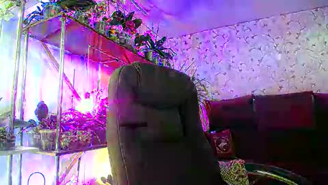 Snapshot of lady_gloria chatting on 05/18/26, 05:02 Lady Gloria online show from 05/18/26, 05:02