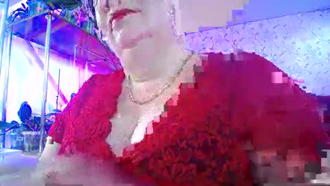 Snapshot of lady_gloria chatting on 05/20/26, 06:19 Lady Gloria online show from 05/20/26, 06:19