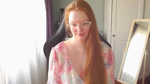 Snapshot of lady_inari chatting on 05/18/26, 04:29 Angelika online show from 05/18/26, 04:29