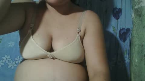 Snapshot of lady_love063 chatting on 01/23/25, 09:18 lady_love063 online show from 01/23/25, 09:18