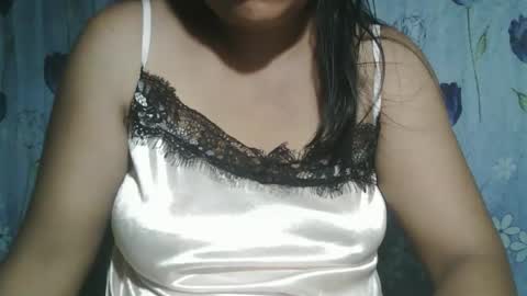 Snapshot of lady_love063 chatting on 11/28/25, 09:28 lady_love063 online show from 11/28/25, 09:28