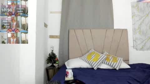 lady_miss___ online show from 12/18/25, 12:11