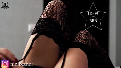    700  1300 -5 online show from 02/11/25, 04:13