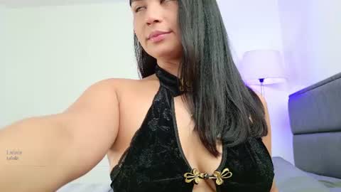 Snapshot of lady_ni chatting on 07/15/26, 01:05 700 1300 -5 online show from 07/15/26, 01:05