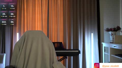 Snapshot of lady_nicolett chatting on 10/08/25, 10:35 lady_nicolett online show from 10/08/25, 10:35