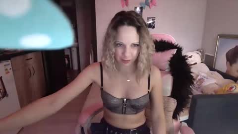 lady_smile69 online show from 12/15/24, 10:50