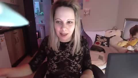 lady_smile69 online show from 02/16/25, 05:04
