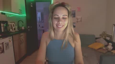 lady_smile69 online show from 09/21/25, 04:08