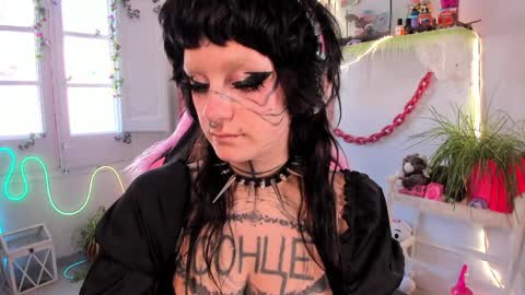 Snapshot of lady_sontse_ chatting on 03/31/26, 11:43 Mia online show from 03/31/26, 11:43