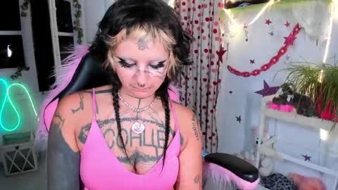 Snapshot of lady_sontse_ chatting on 05/31/26, 08:32 Mia online show from 05/31/26, 08:32