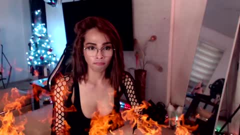 M MMY online show from 12/06/24, 01:07