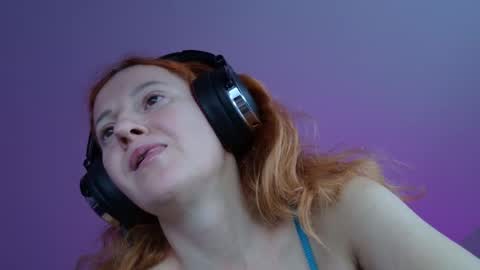 Snapshot of ladybigsmile chatting on 11/05/25, 04:34 Sima Ladybigsmile online show from 11/05/25, 04:34