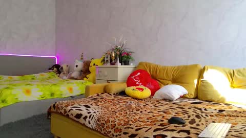 Snapshot of ladybigsmile chatting on 03/12/26, 10:32 Sima Ladybigsmile online show from 03/12/26, 10:32