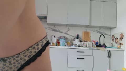 Snapshot of ladybigsmile chatting on 04/10/26, 06:29 Sima Ladybigsmile online show from 04/10/26, 06:29