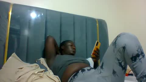 lindah32 online show from 12/05/24, 03:04