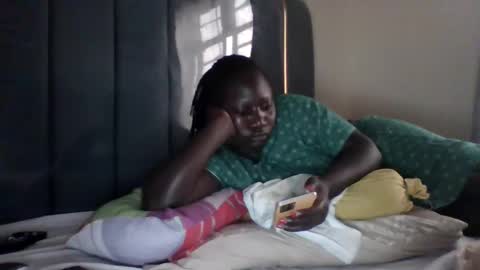 lindah32 online show from 12/06/24, 03:22