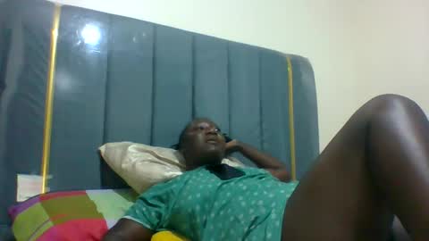 lindah32 online show from 12/11/24, 06:31