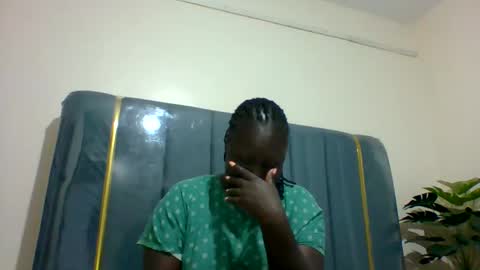 lindah32 online show from 12/25/24, 12:16