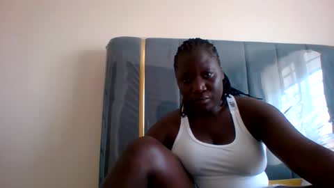 lindah32 online show from 12/26/24, 11:43