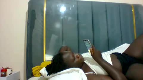 lindah32 online show from 12/29/24, 08:58