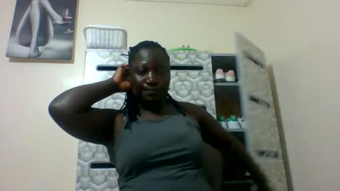 lindah32 online show from 01/06/25, 03:51