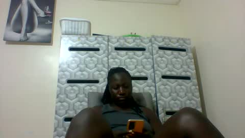 lindah32 online show from 01/06/25, 06:52