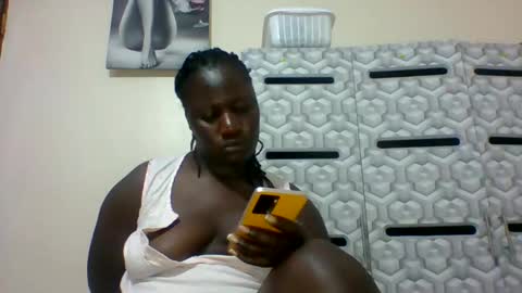 lindah32 online show from 01/28/25, 01:18