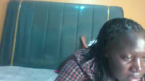 lindah32 online show from 10/10/25, 06:51