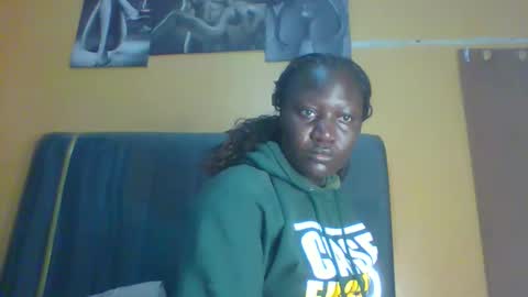 Snapshot of ladyblossoms19 chatting on 11/10/25, 12:31 lindah32 online show from 11/10/25, 12:31