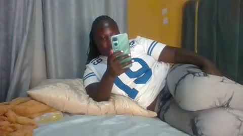 Snapshot of ladyblossoms19 chatting on 11/16/25, 07:19 lindah32 online show from 11/16/25, 07:19