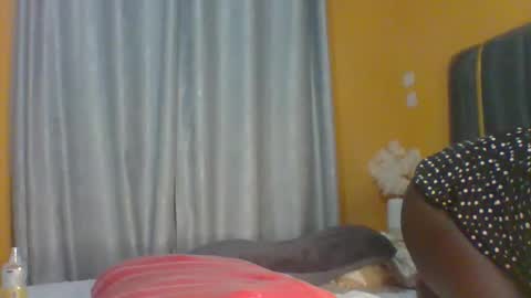 Snapshot of ladyblossoms19 chatting on 11/24/25, 10:53 lindah32 online show from 11/24/25, 10:53