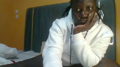 Snapshot of ladyblossoms19 chatting on 04/18/26, 09:26 lindah32 online show from 04/18/26, 09:26