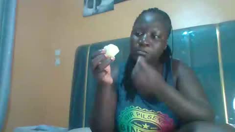 Snapshot of ladyblossoms19 chatting on 04/21/26, 02:51 lindah32 online show from 04/21/26, 02:51